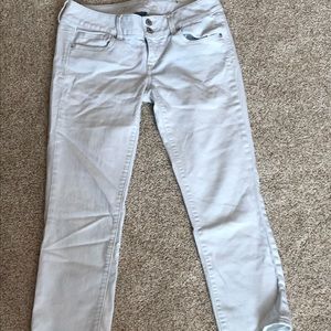 American Eagle White Capris
